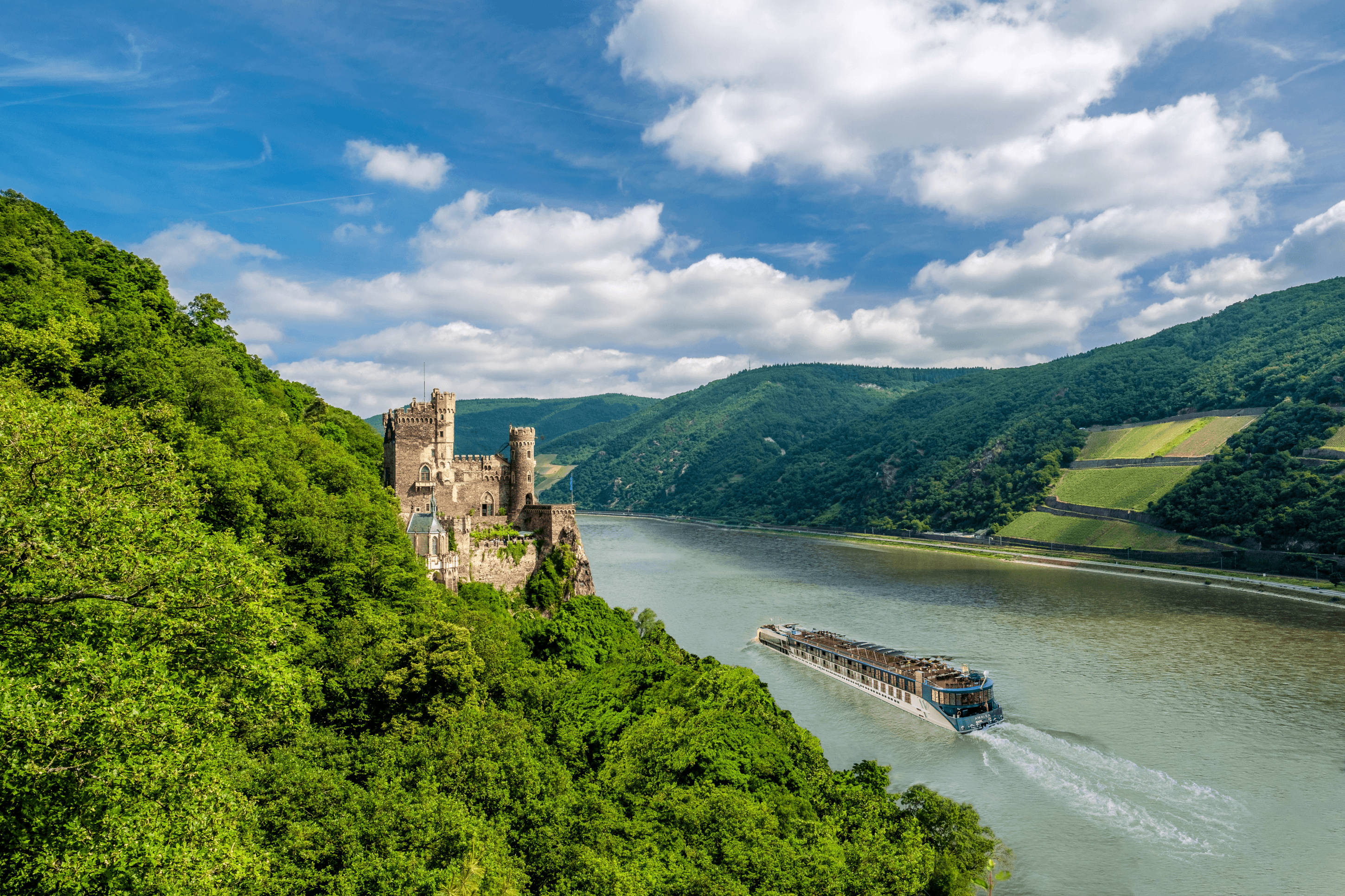 AmaWaterways : Forfait terrestre gratuit - Châteaux du Rhin et Alpes suisses - background banner